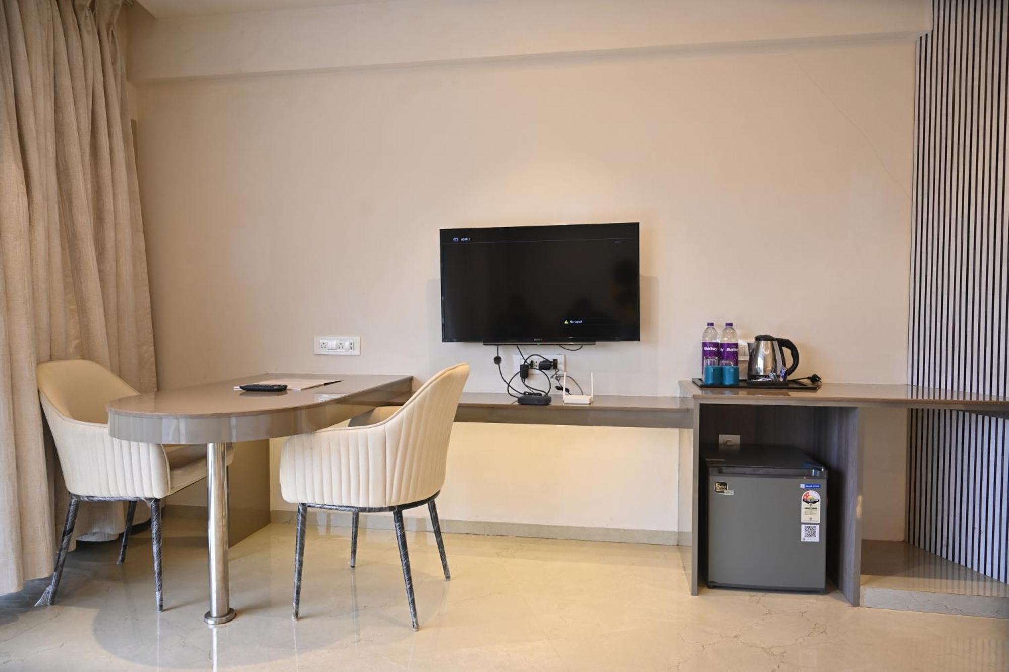 Kumar Resort By Turtle, Lonavala Εξωτερικό φωτογραφία