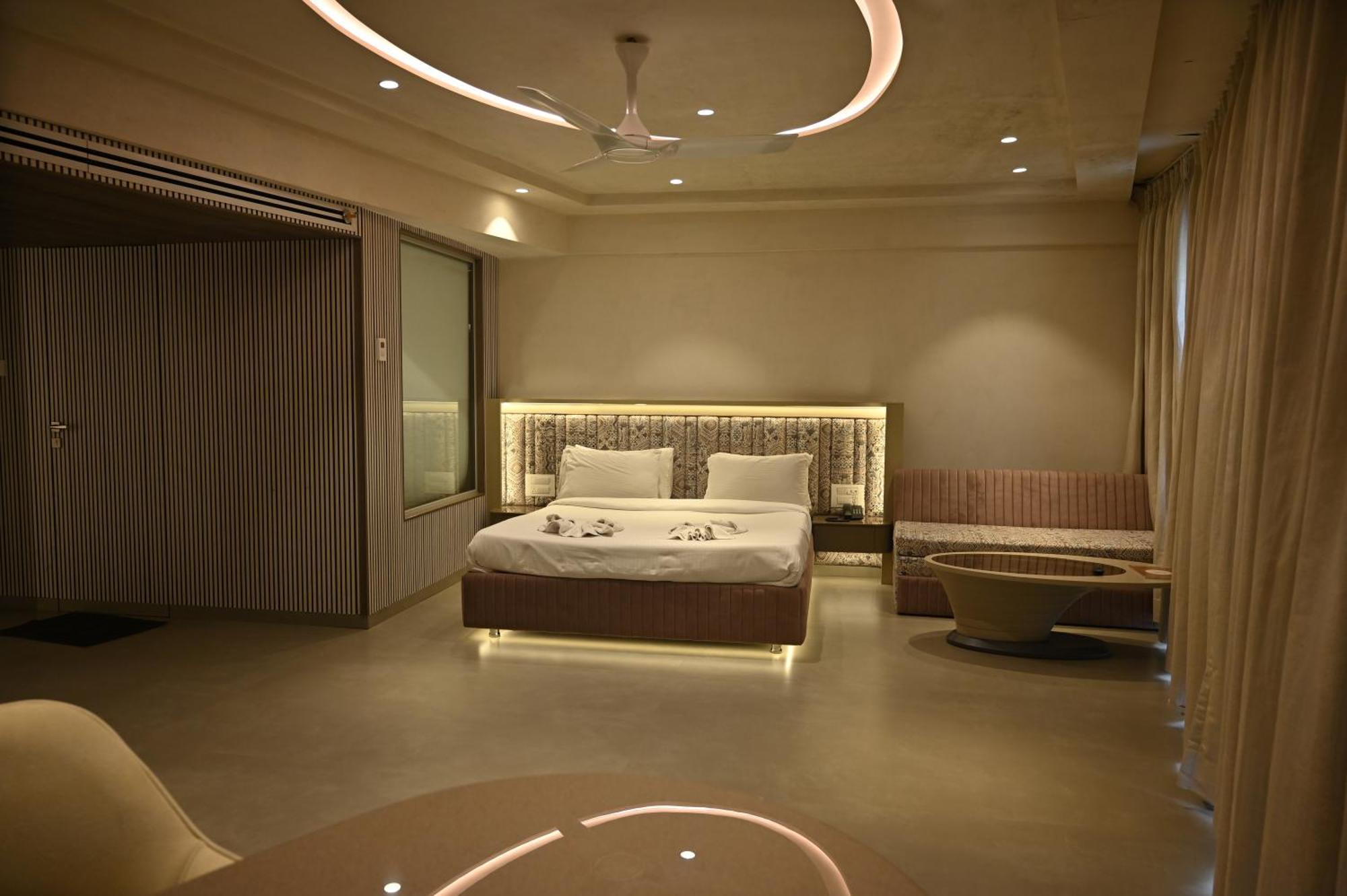Kumar Resort By Turtle, Lonavala Εξωτερικό φωτογραφία