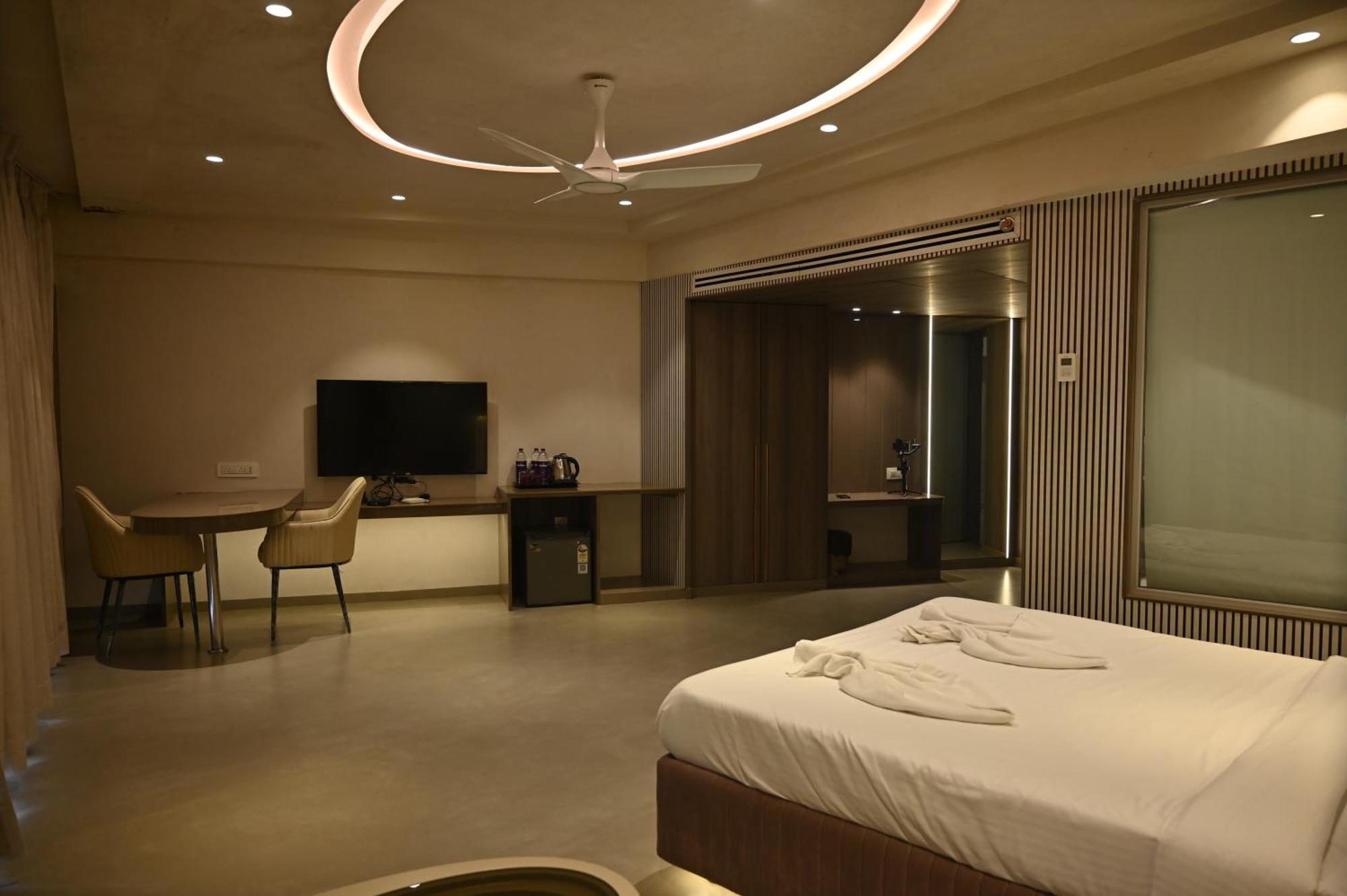 Kumar Resort By Turtle, Lonavala Εξωτερικό φωτογραφία