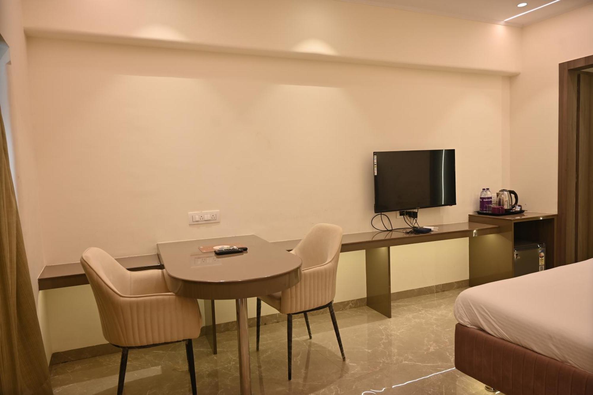 Kumar Resort By Turtle, Lonavala Εξωτερικό φωτογραφία