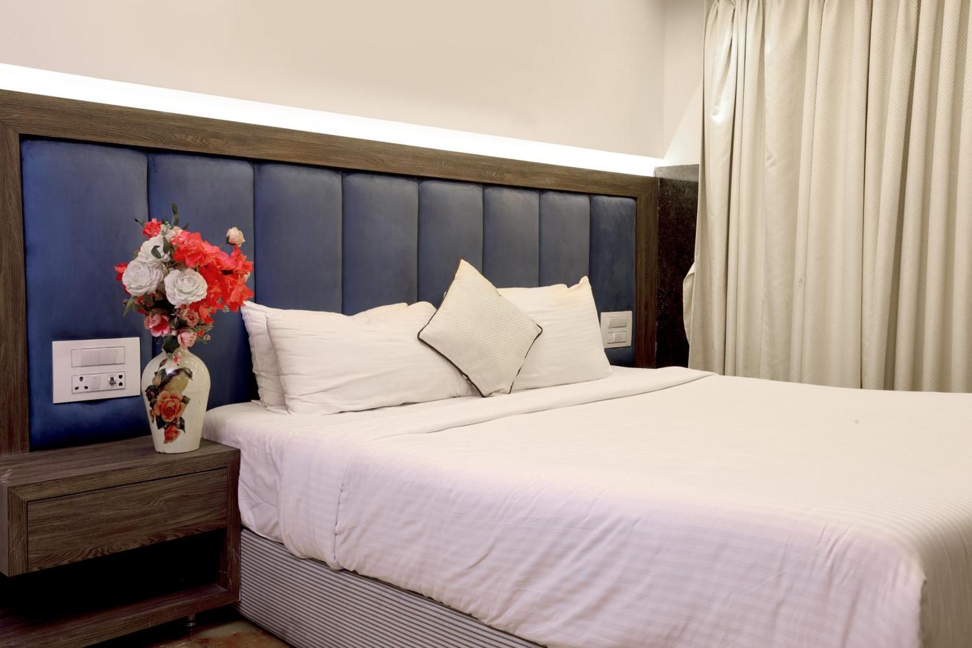 Kumar Resort By Turtle, Lonavala Εξωτερικό φωτογραφία
